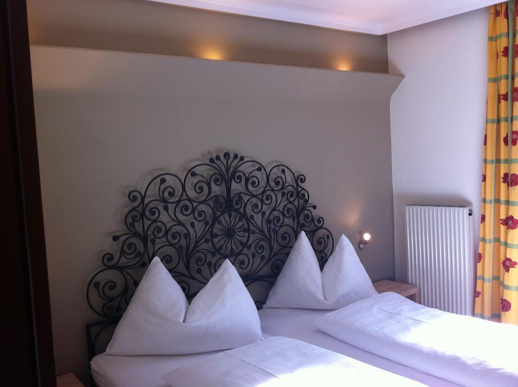 Appartements Lenzhofer Gundersheim Ruang foto